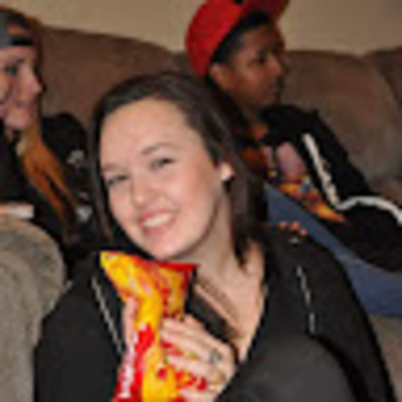 Meet your Posher, Vivian - Picture 1 of 1